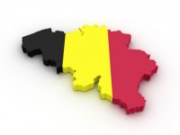 Het aantal verkopers van verzekeringen in België is in twintig jaar tijd gehalveerd